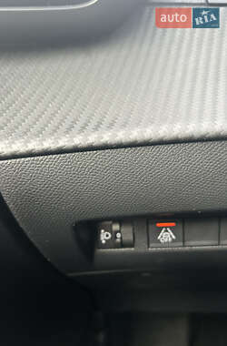 Хэтчбек Peugeot e-208 2021 в 