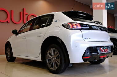 Хэтчбек Peugeot e-208 2021 в 