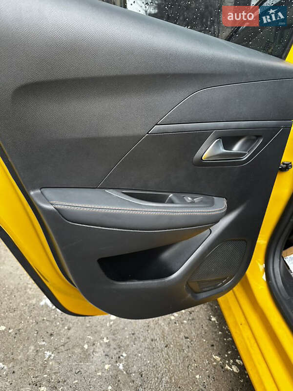 Хетчбек Peugeot e-208 2021 в Тернополі