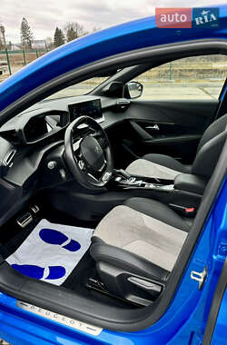 Хэтчбек Peugeot e-208 2021 в 