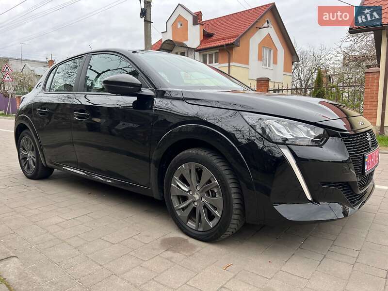 Хэтчбек Peugeot e-208 2021 в Львове