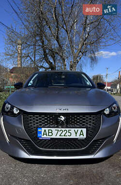 Хэтчбек Peugeot e-208 2022 в 