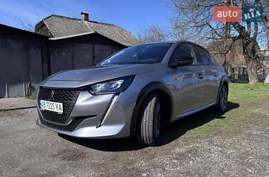 Хэтчбек Peugeot e-208 2022 в 