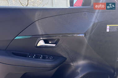 Хэтчбек Peugeot e-208 2022 в 