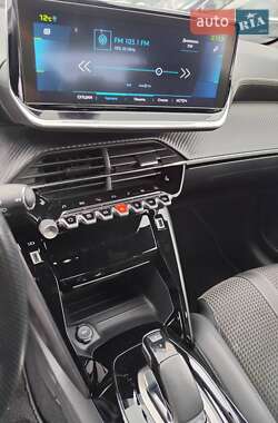 Хэтчбек Peugeot e-208 2020 в 