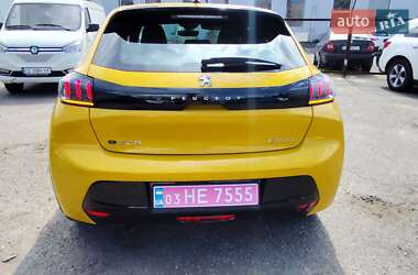 Хэтчбек Peugeot e-208 2021 в 