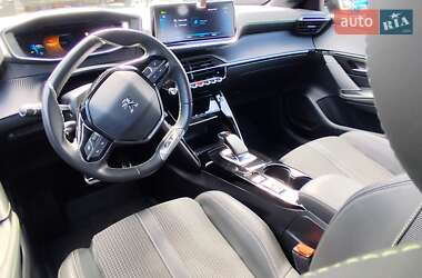 Хэтчбек Peugeot e-208 2021 в 
