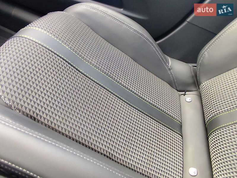 Хетчбек Peugeot e-208 2019 в Києві