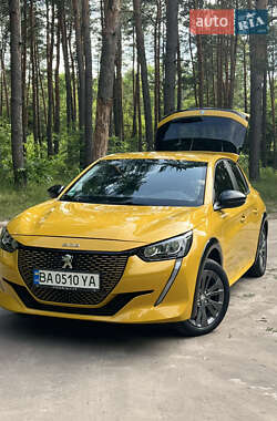 Хетчбек Peugeot e-208 2022 в 