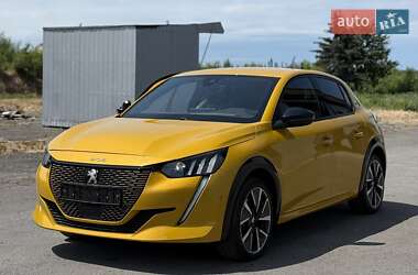 Хэтчбек Peugeot e-208 2022 в 