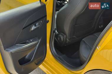 Хэтчбек Peugeot e-208 2022 в 