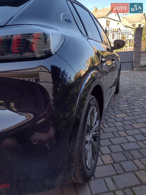 Хетчбек Peugeot e-208 2023 в Дубні