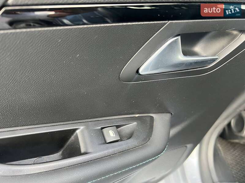 Хетчбек Peugeot e-208 2019 в Львові