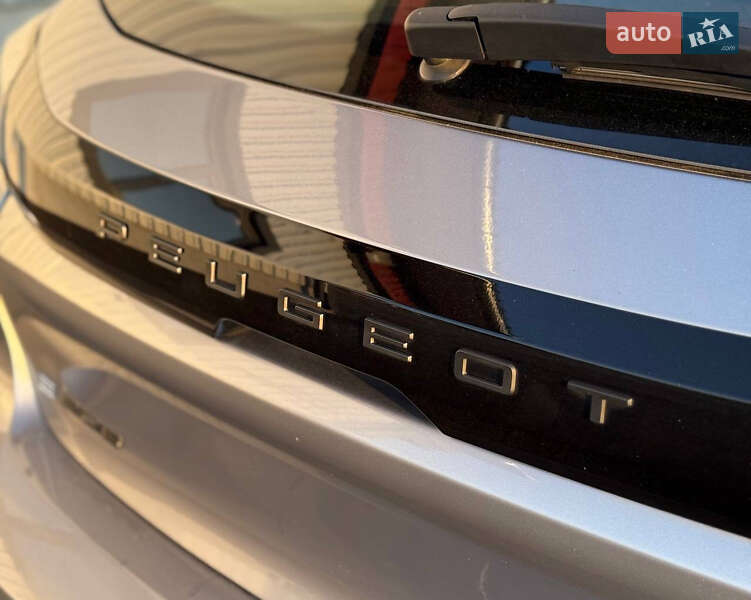 Хетчбек Peugeot e-208 2024 в Києві