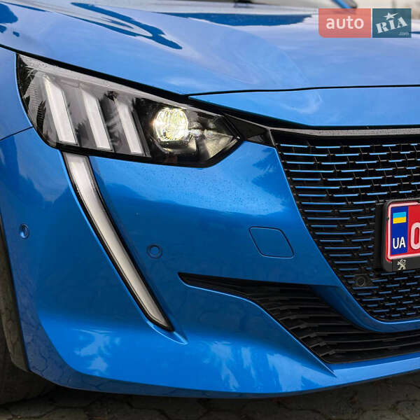 Хэтчбек Peugeot e-208 2023 в Ровно
