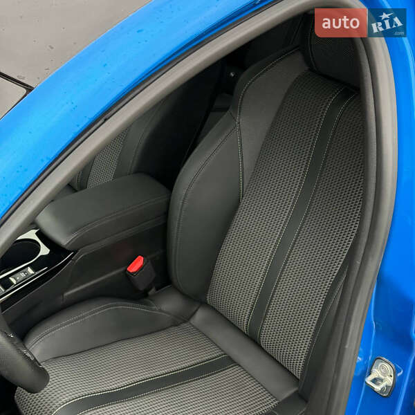 Хэтчбек Peugeot e-208 2023 в Ровно