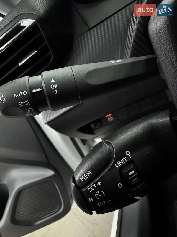 Хэтчбек Peugeot e-208 2021 в Коломые