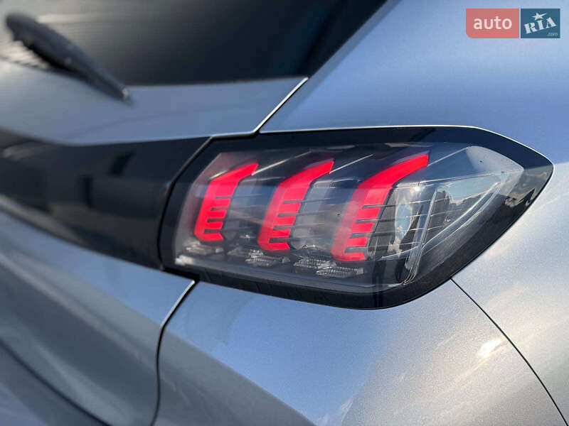 Хэтчбек Peugeot e-208 2019 в Львове