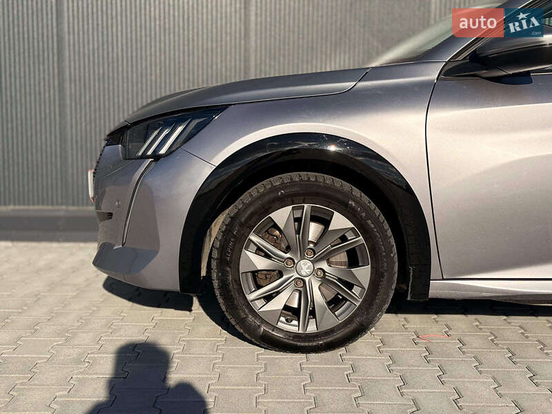 Хэтчбек Peugeot e-208 2019 в Львове