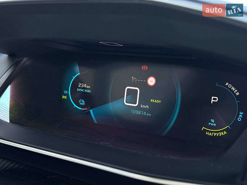 Хэтчбек Peugeot e-208 2019 в Львове