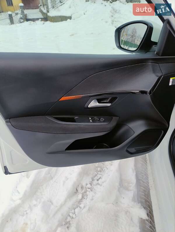Хэтчбек Peugeot e-208 2020 в Львове