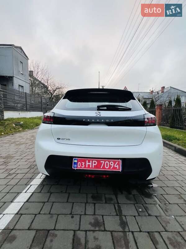 Хэтчбек Peugeot e-208 2020 в Львове