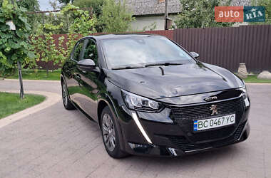 Хетчбек Peugeot e-208 2023 в Самборі