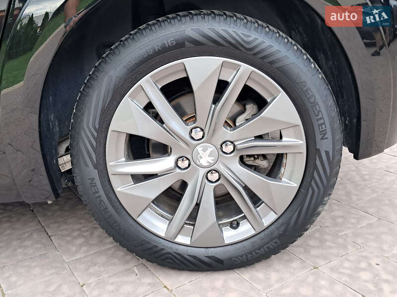 Хэтчбек Peugeot e-208 2023 в Самборе фото 12 Хэтчбек Peugeot e-208 2023 в Самборе