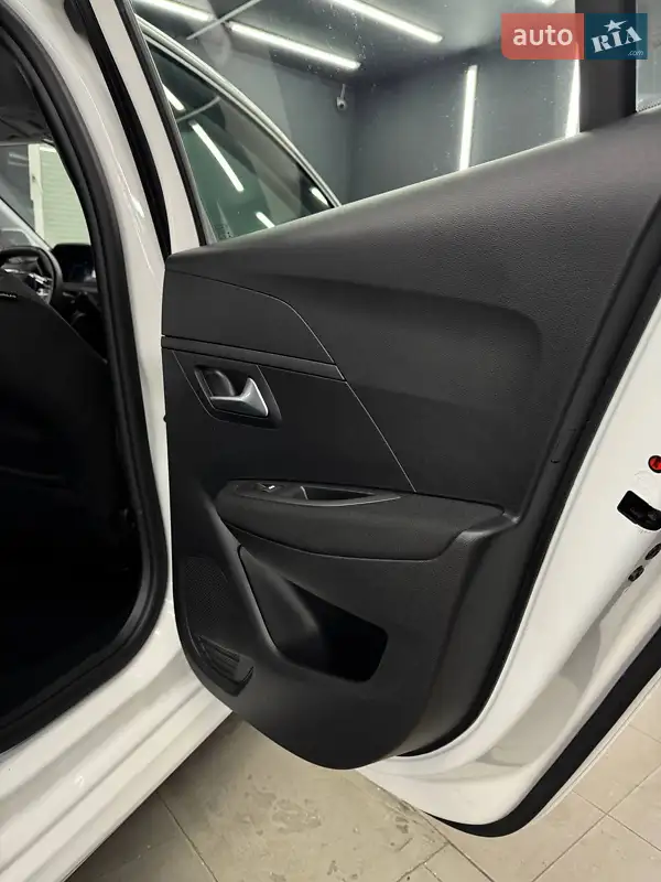 Peugeot e-208 2021 VIN VR3UHZKXZMT080126 фото оголошення 25 з 46