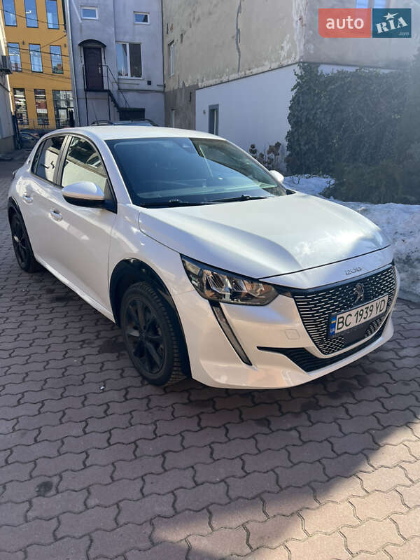 Хэтчбек Peugeot e-208 2020 в Львове