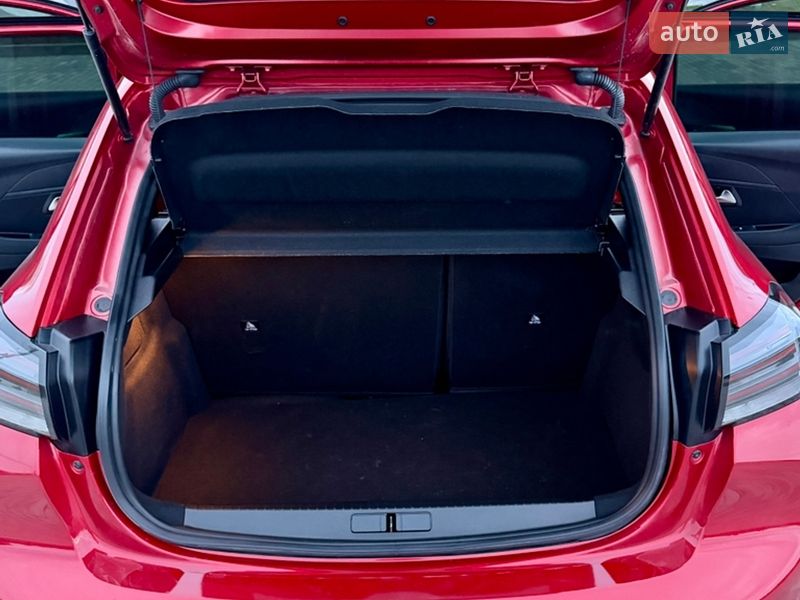 Хэтчбек Peugeot e-208 2024 в Львове