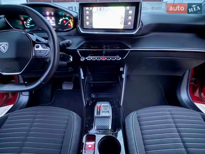 Хэтчбек Peugeot e-208 2024 в Львове