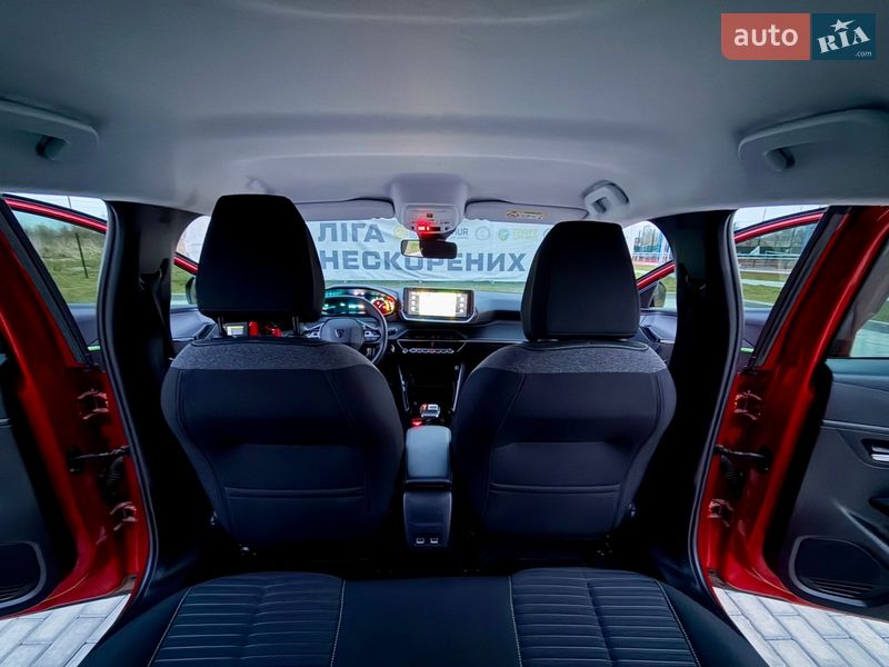 Хэтчбек Peugeot e-208 2024 в Львове