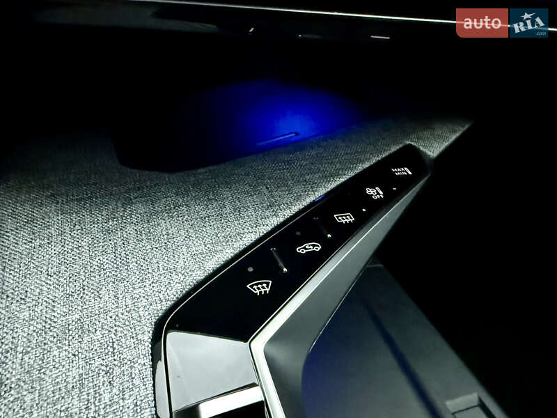 Внедорожник / Кроссовер Peugeot e-3008 2024 в Самборе