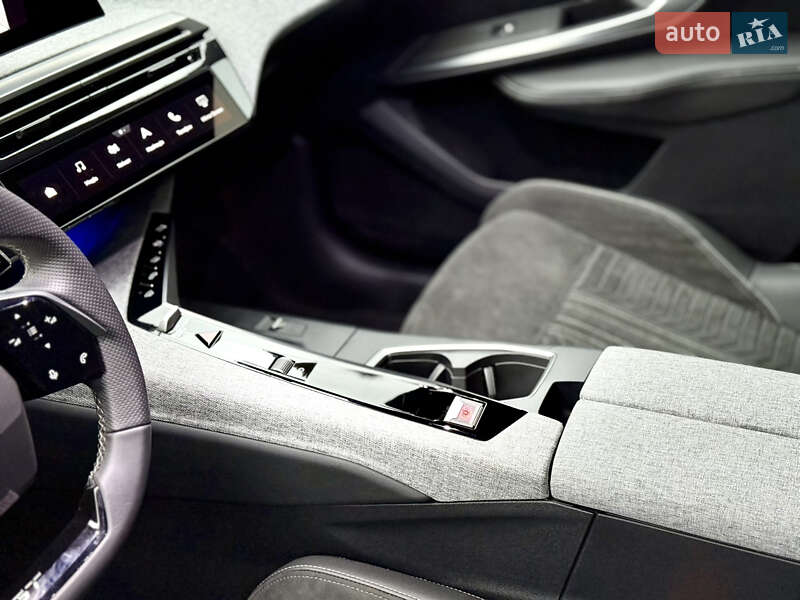 Внедорожник / Кроссовер Peugeot e-3008 2024 в Самборе