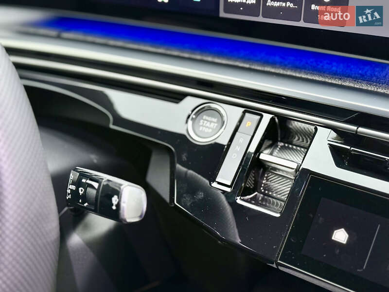 Внедорожник / Кроссовер Peugeot e-3008 2024 в Самборе