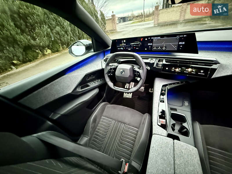 Внедорожник / Кроссовер Peugeot e-3008 2024 в Самборе