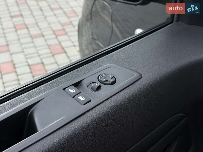 Грузовой фургон Peugeot e-Expert 2024 в Луцке
