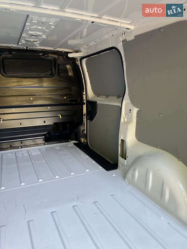 Вантажний фургон Peugeot e-Expert 2022 в Києві