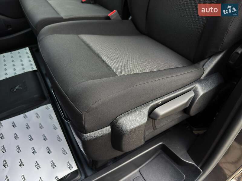 Грузовой фургон Peugeot e-Expert 2024 в Луцке