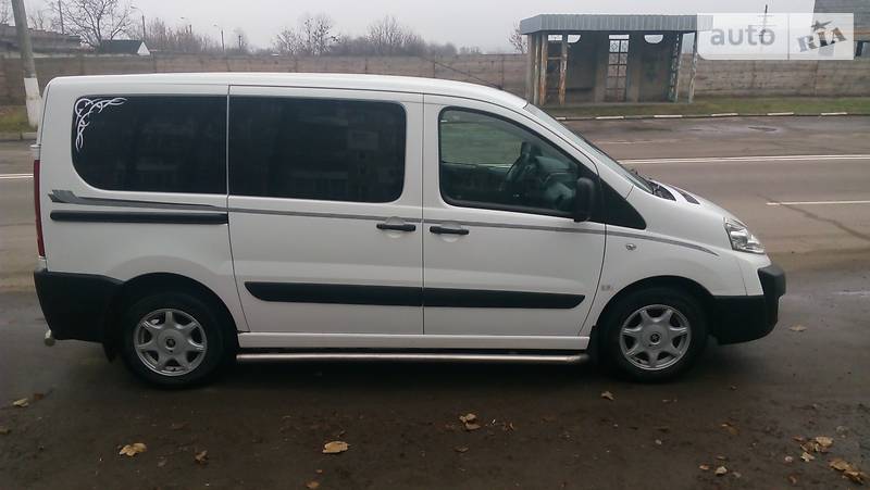 Минивэн Peugeot Expert 2008 в Калуше