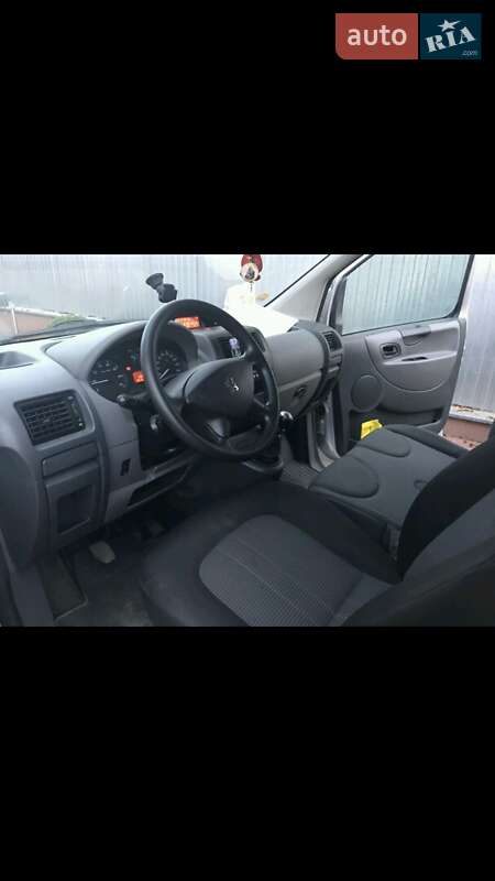 Грузопассажирский фургон Peugeot Expert 2008 в Хусте