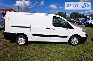 Вантажопасажирський фургон Peugeot Expert 2015 в 