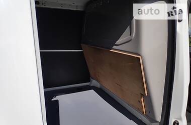 Вантажопасажирський фургон Peugeot Expert 2015 в 