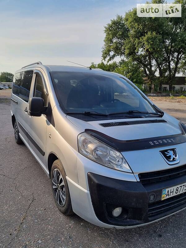 Минивэн Peugeot Expert 2008 в Покровске
