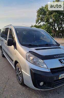 Минивэн Peugeot Expert 2008 в 