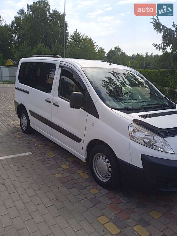 Мінівен Peugeot Expert 2009 в Луцьку