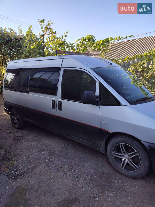 Минивэн Peugeot Expert 2002 в 