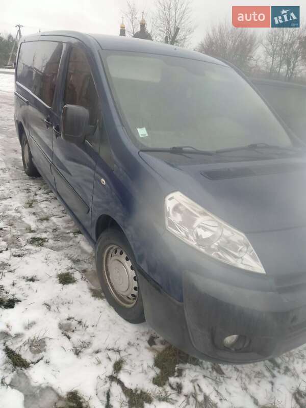 Мінівен Peugeot Expert 2008 в Умані