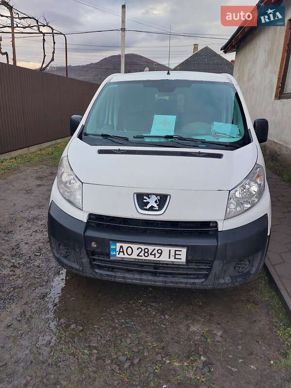 Грузовой фургон Peugeot Expert 2010 в Сваляве